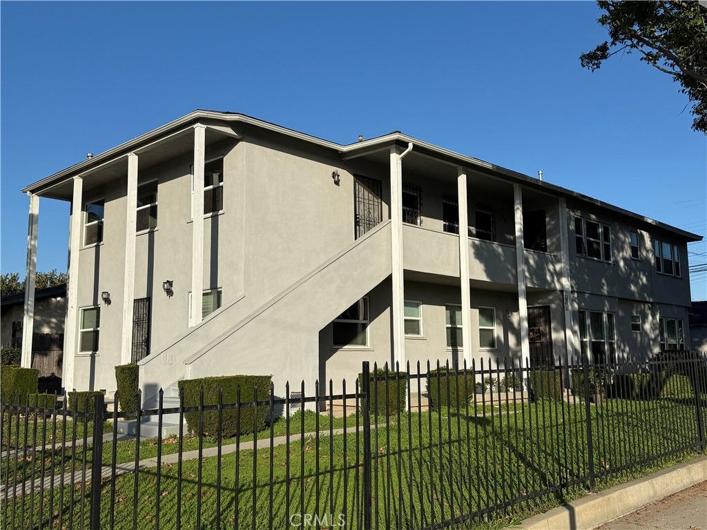 Image 1 of property listing at 966 Holly, Inglewood, CA 90301