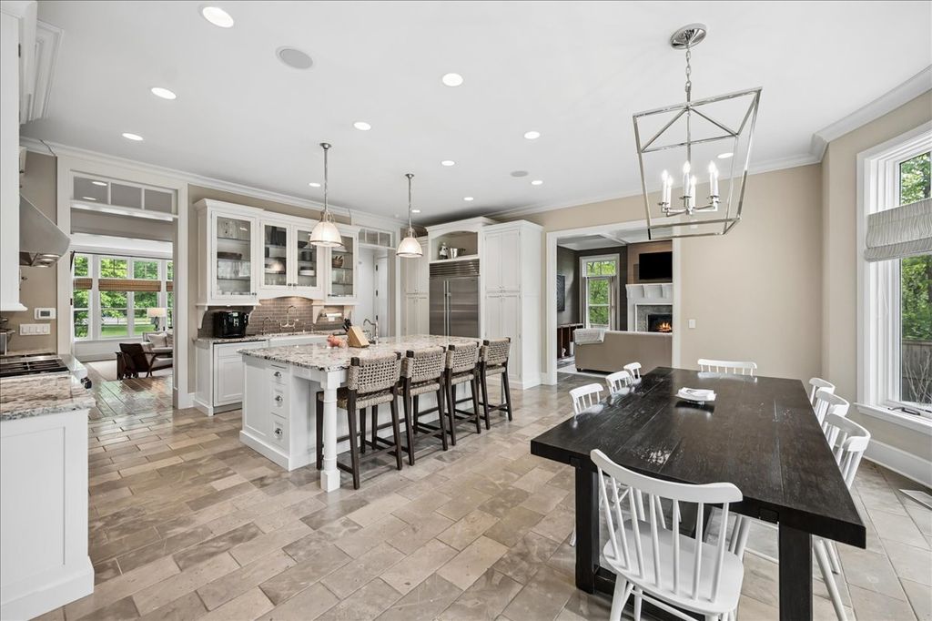 Image 12 of property listing at 779 Bob O Link Road, Highland Park, IL 60035