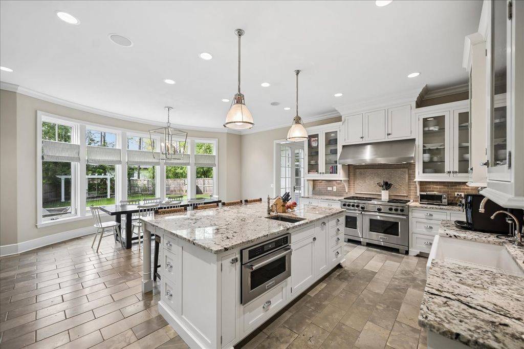 Image 15 of property listing at 779 Bob O Link Road, Highland Park, IL 60035