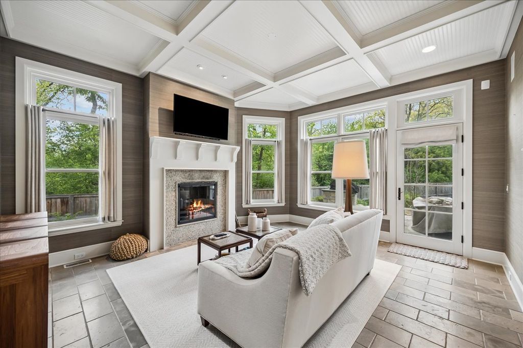 Image 17 of property listing at 779 Bob O Link Road, Highland Park, IL 60035