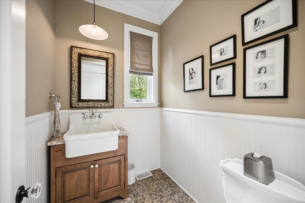 Image 23 of property listing at 779 Bob O Link Road, Highland Park, IL 60035