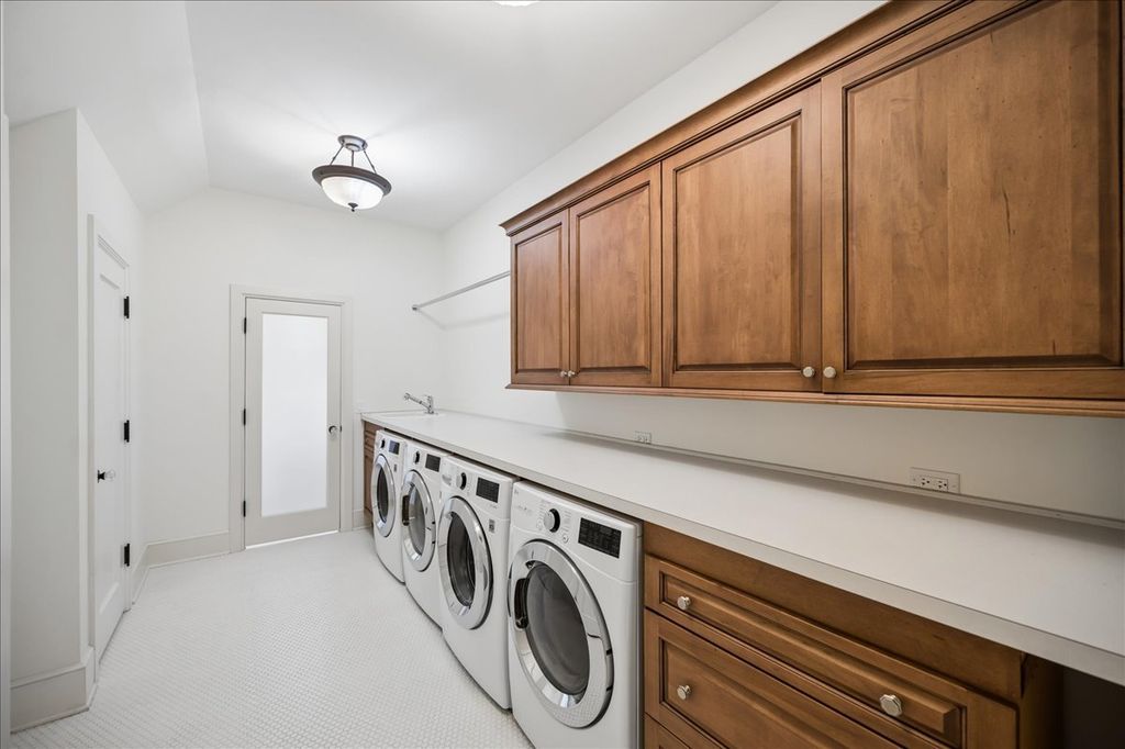 Image 31 of property listing at 779 Bob O Link Road, Highland Park, IL 60035