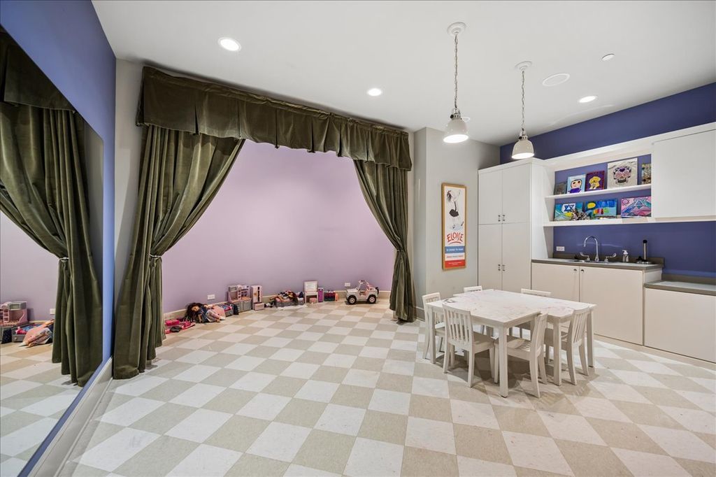 Image 33 of property listing at 779 Bob O Link Road, Highland Park, IL 60035