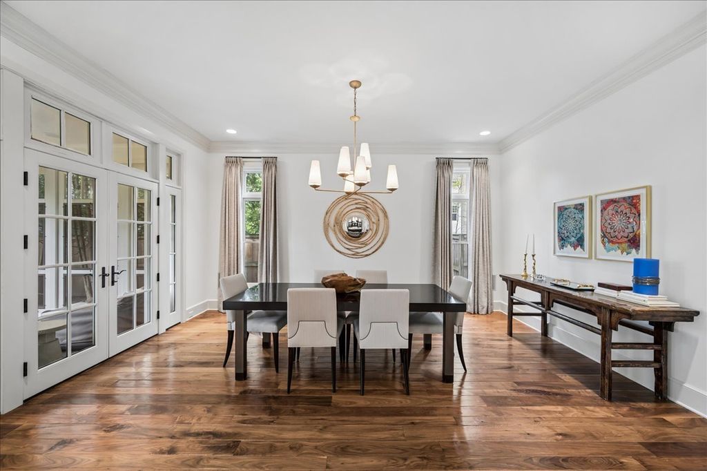 Image 9 of property listing at 779 Bob O Link Road, Highland Park, IL 60035