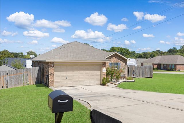 13184 Lake Breeze Lane, Willis, TX 77318