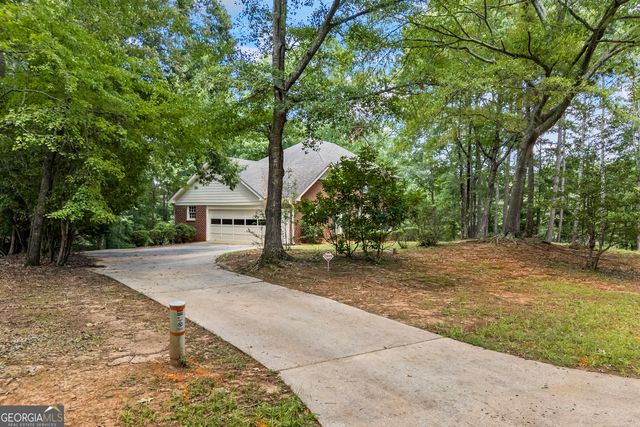 201 Chesterfield Road, Bogart, GA 30622