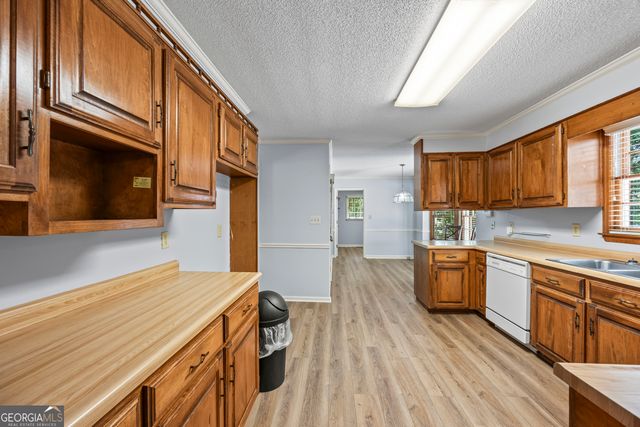 201 Chesterfield Road, Bogart, GA 30622