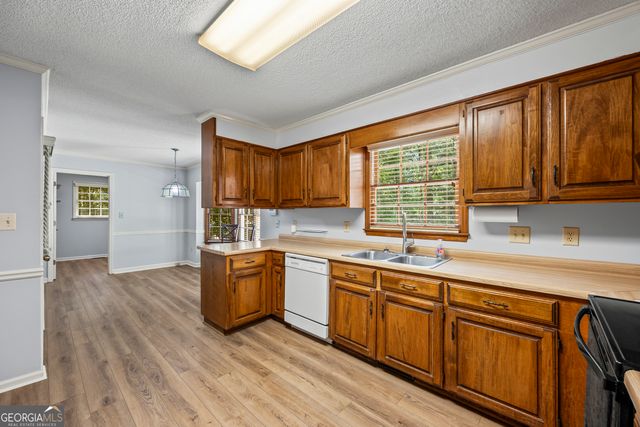 201 Chesterfield Road, Bogart, GA 30622