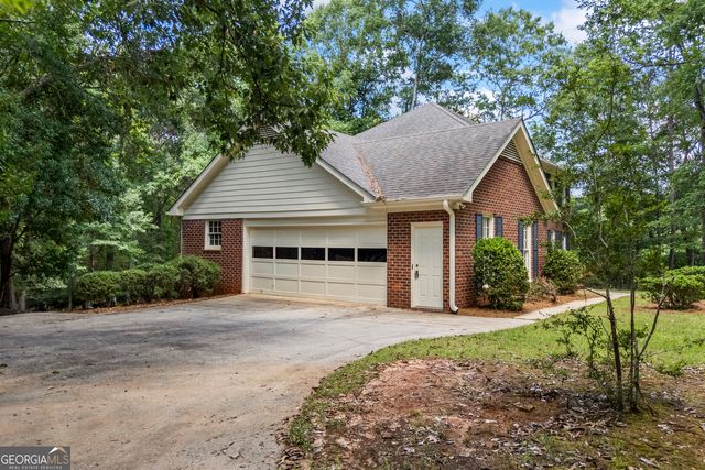 201 Chesterfield Road, Bogart, GA 30622