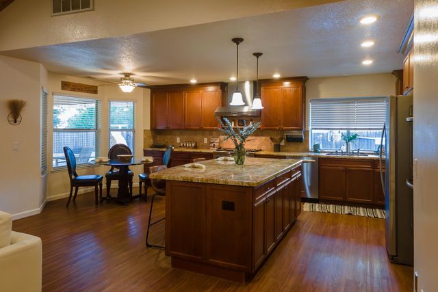 8481 Andre Ct, Citrus Heights, CA 95610