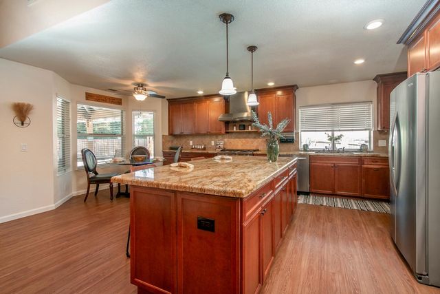 8481 Andre Ct, Citrus Heights, CA 95610