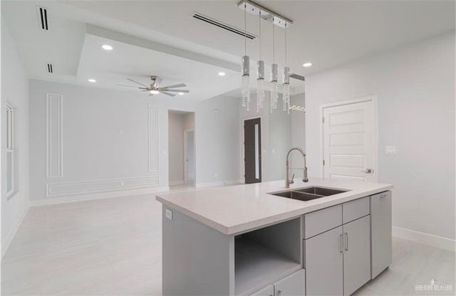 1119 E Evergreen Avenue, San Juan, TX 78589