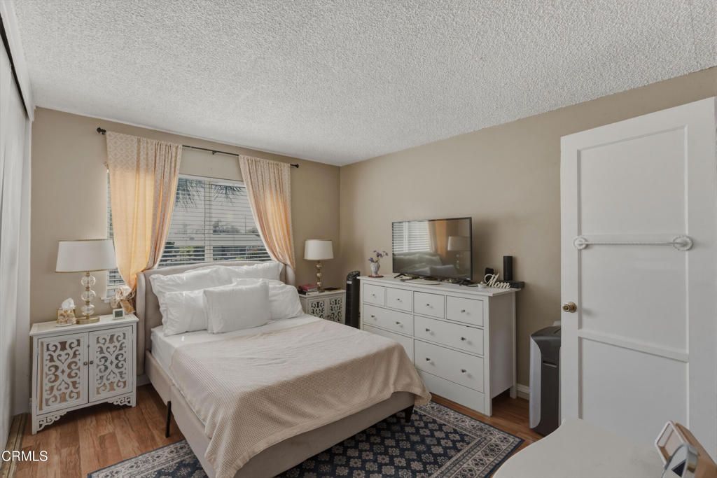 Image 16 of property listing at 12159 Hoyt Street, Sylmar, CA 91342