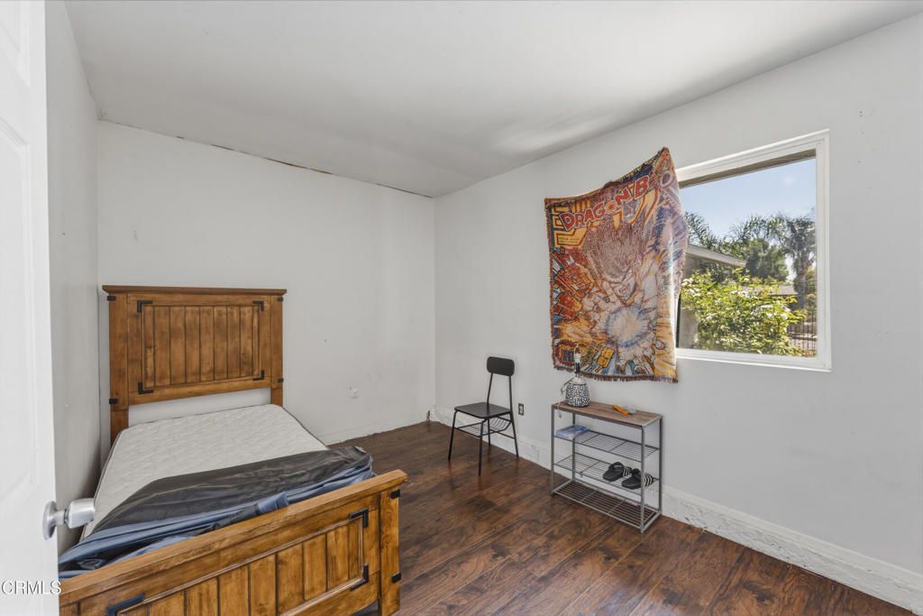 Image 30 of property listing at 12159 Hoyt Street, Sylmar, CA 91342