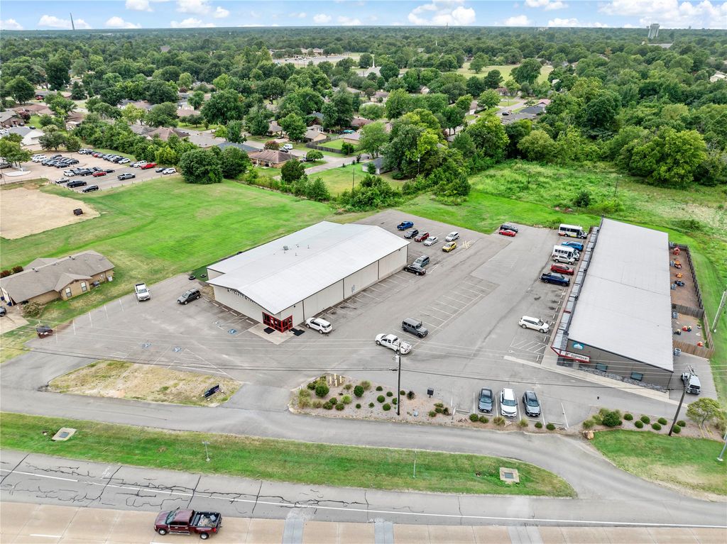 3360 Loop 286 NE, Paris, TX 76460