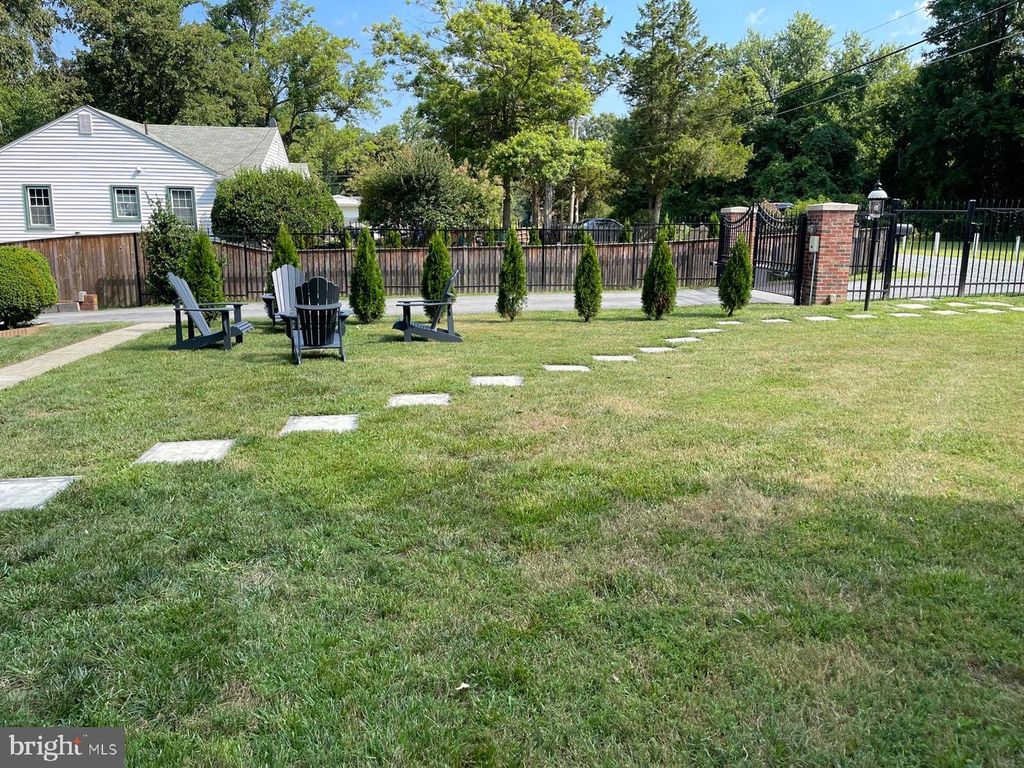 8801 CHRISTINA LN, Clinton, MD 20735