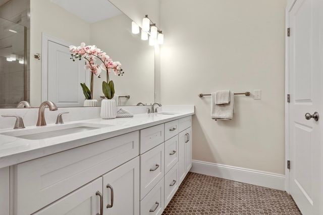 68 Chestnut Street 3, Newton, MA 02465