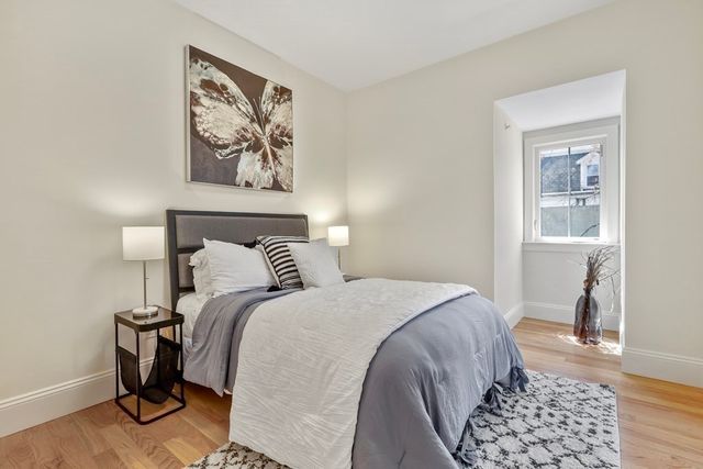 68 Chestnut Street 3, Newton, MA 02465