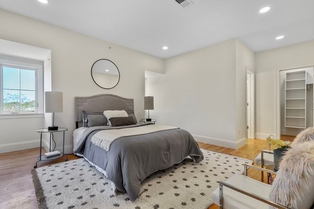 68 Chestnut Street 3, Newton, MA 02465