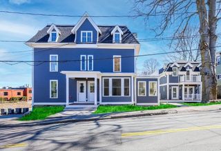 68 Chestnut Street 3, Newton, MA 02465