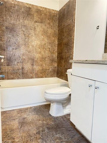 7658 NW 88th Terrace 12, Tamarac, FL 33321