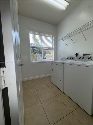 7658 NW 88th Terrace 12, Tamarac, FL 33321