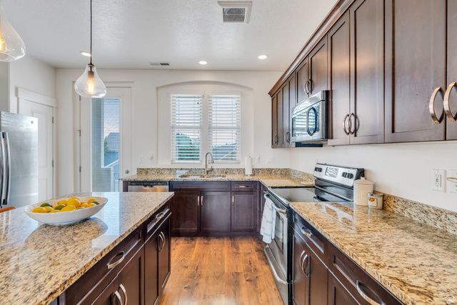 4611 W DAYBREAK RIM WAY, South Jordan, UT 84009
