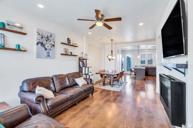 4611 W DAYBREAK RIM WAY, South Jordan, UT 84009