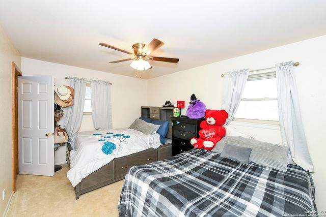 4720 Rakowitz, Adkins, TX 78101