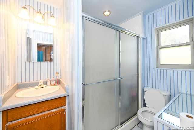 4720 Rakowitz, Adkins, TX 78101