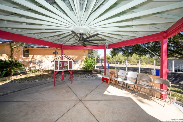 4720 Rakowitz, Adkins, TX 78101