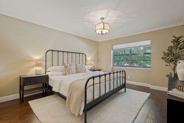 4390 Cochran Chapel Circle, Dallas, TX 75209
