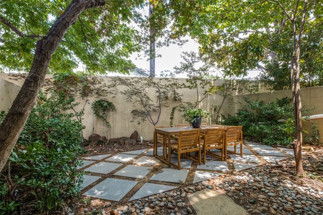 4390 Cochran Chapel Circle, Dallas, TX 75209
