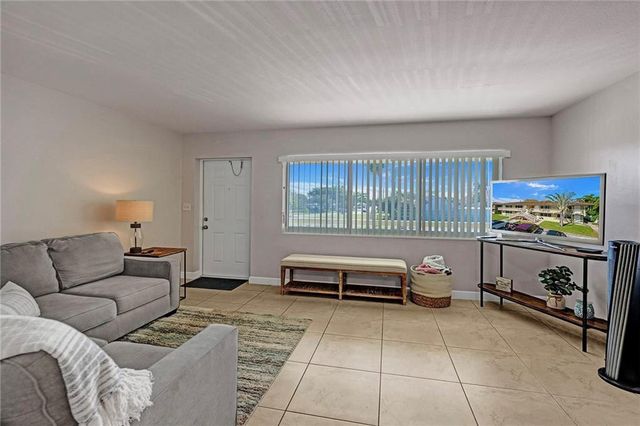 2131 NE 40th Court, Lighthouse Point, FL 33064