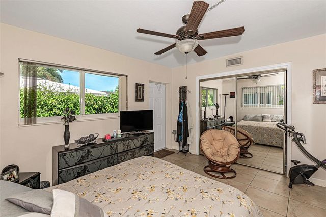 2131 NE 40th Court, Lighthouse Point, FL 33064