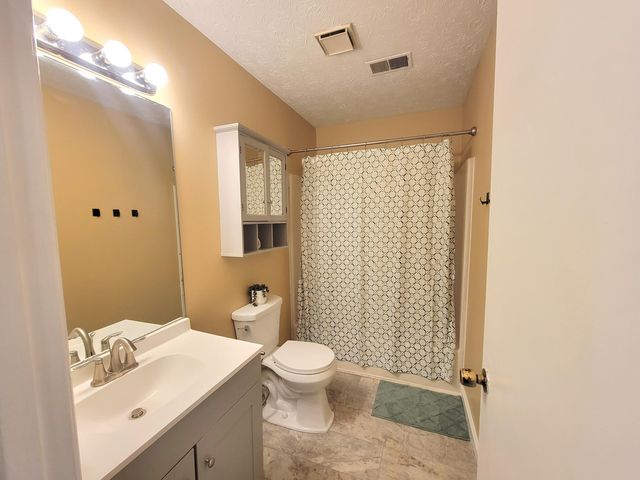 125 Schenkelwood Drive, Frankfort, KY 40601