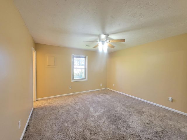 125 Schenkelwood Drive, Frankfort, KY 40601