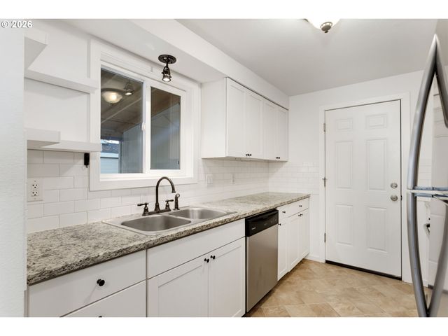 3612 E HEATER St, Newberg, OR 97132