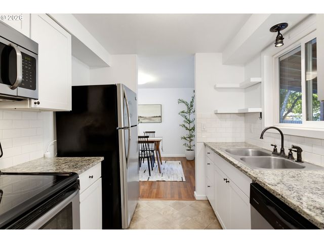 3612 E HEATER St, Newberg, OR 97132