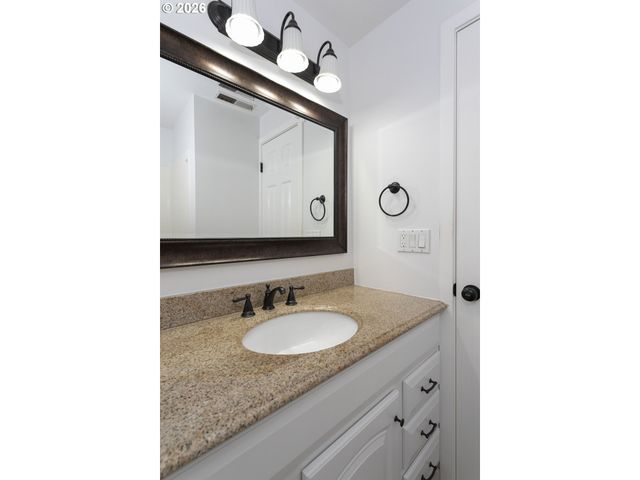 3612 E HEATER St, Newberg, OR 97132