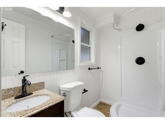 3612 E HEATER St, Newberg, OR 97132