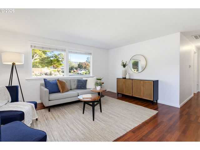 3612 E HEATER St, Newberg, OR 97132