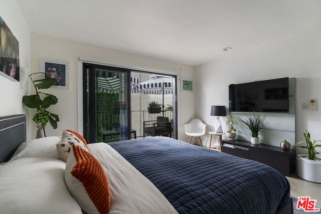 1145 Larrabee Street 9, West Hollywood, CA 90069