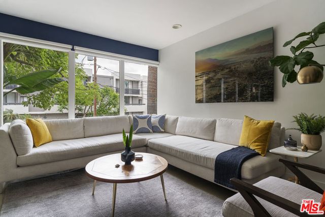 1145 Larrabee Street 9, West Hollywood, CA 90069