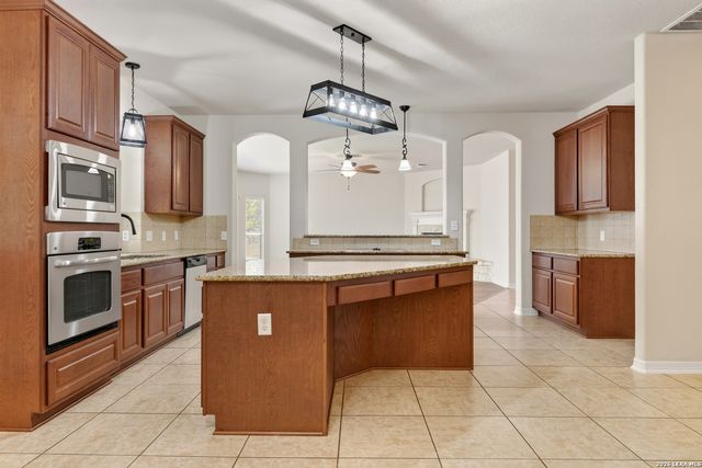 9118 OVERLOOK RDG, Boerne, TX 78006