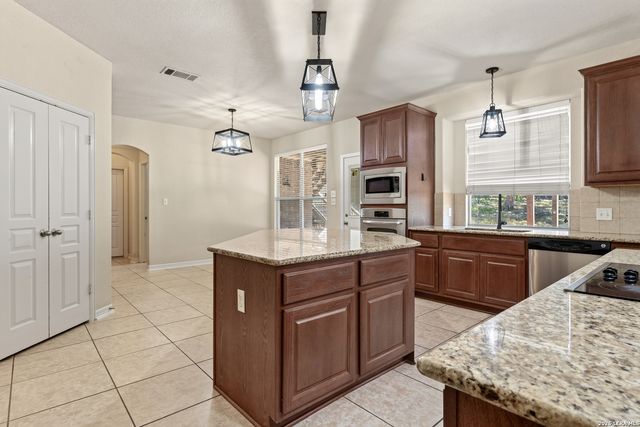 9118 OVERLOOK RDG, Boerne, TX 78006