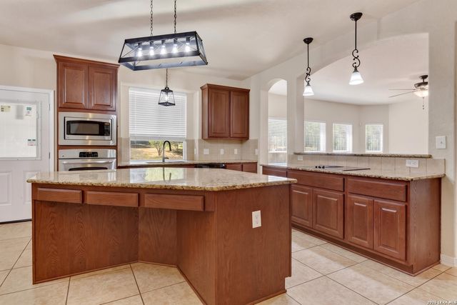 9118 OVERLOOK RDG, Boerne, TX 78006