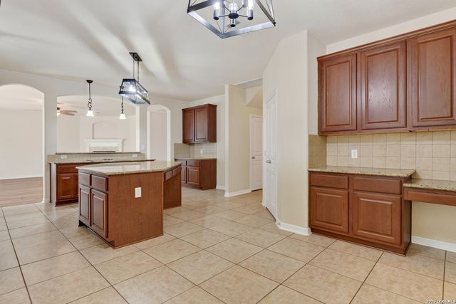 9118 OVERLOOK RDG, Boerne, TX 78006