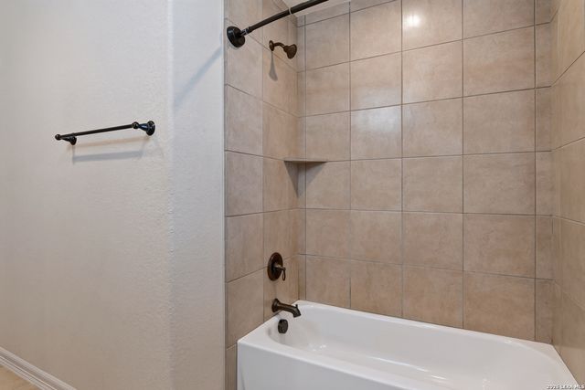 9118 OVERLOOK RDG, Boerne, TX 78006