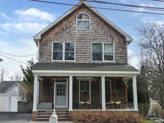 54 Cocks Lane, Locust Valley, NY 11560